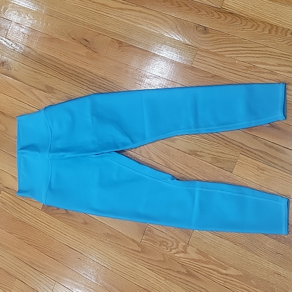Alo air lift 7/8  leggings size xs